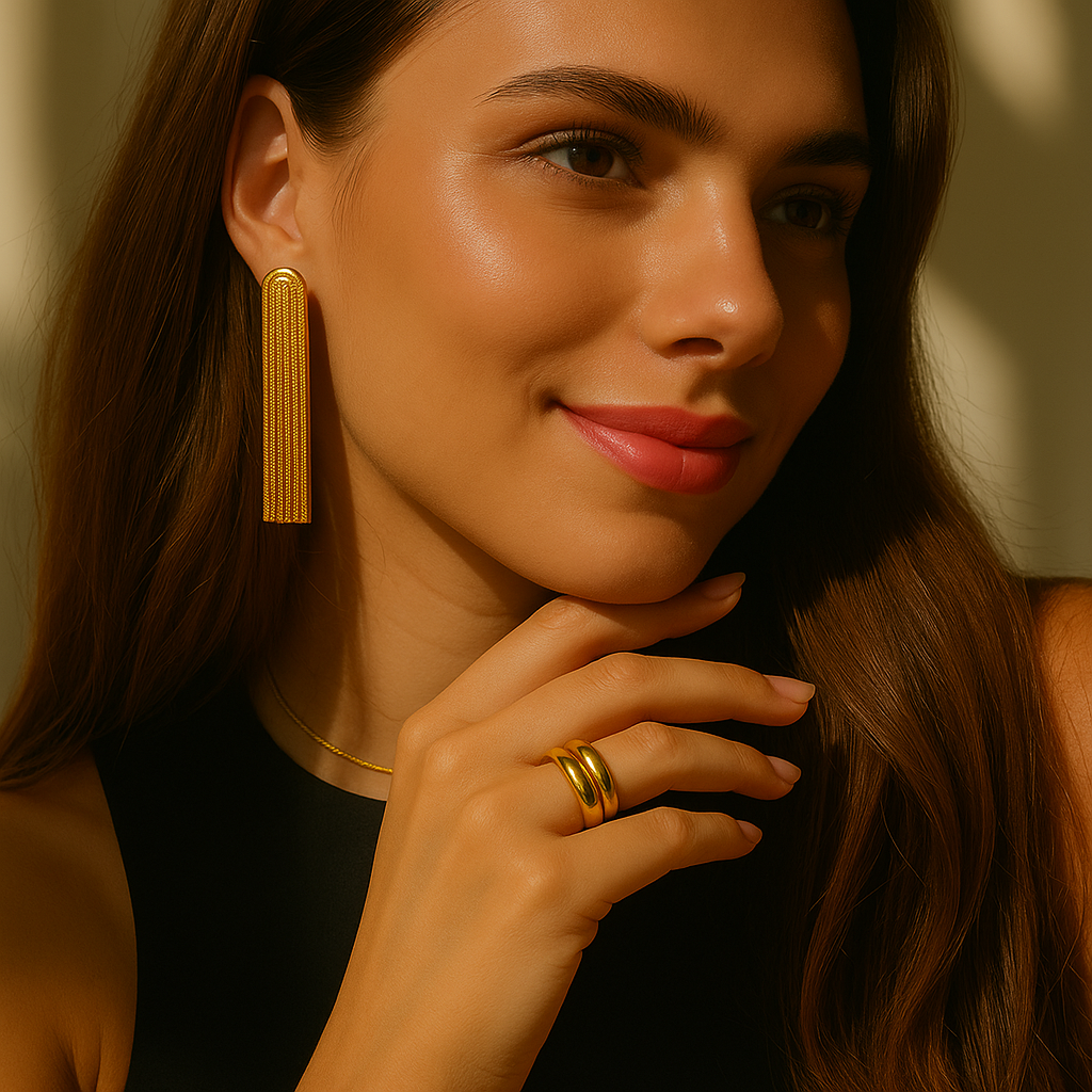 LYRA Goldene Fransenohrringe